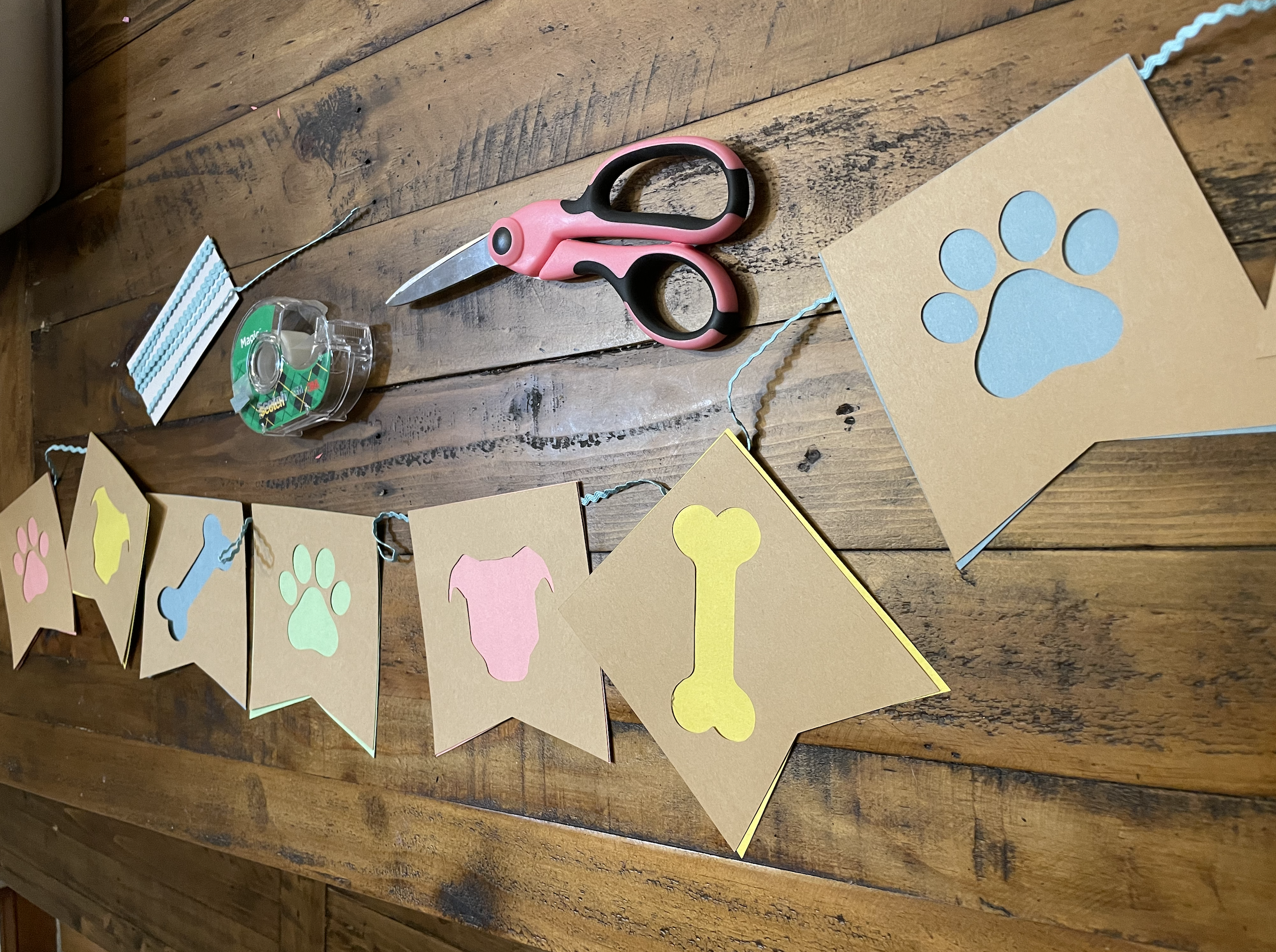 brittanylingk.com, DIY tutorials, paper crafting, easy DIY, doggy day